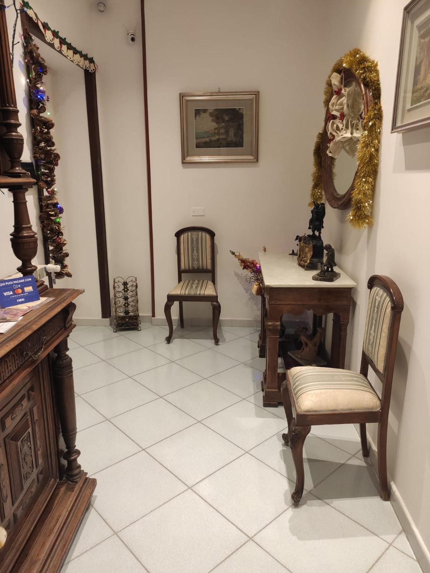 Carafa Materdei Hotel Naples Luaran gambar